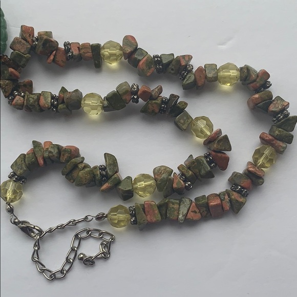 Artisan Crafted Stone Neckless & Pierce Earrings - Picture 4 of 7